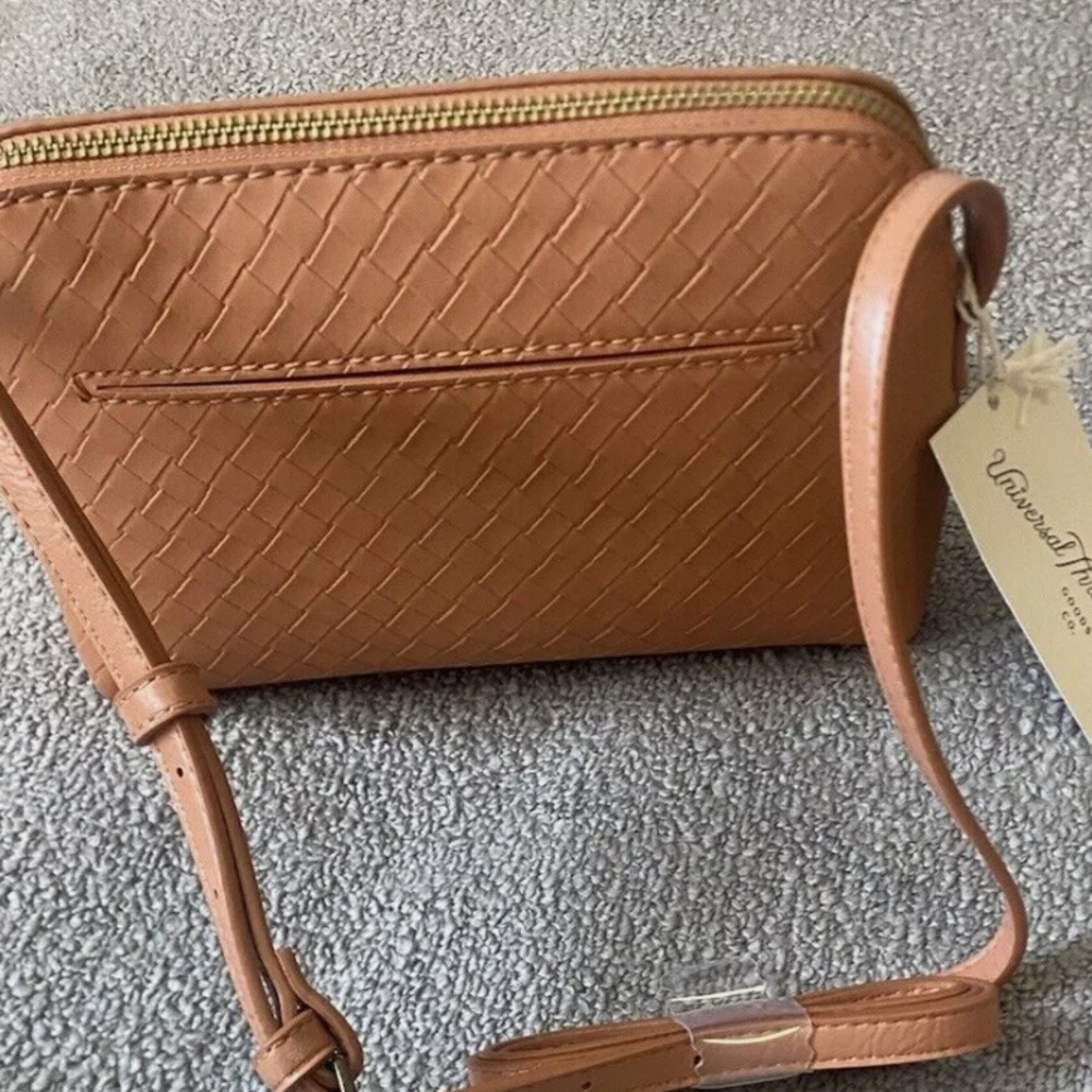 NWT Universal Thread Tan Crossbody Bag with Woven Texture - Picture 2 of 3